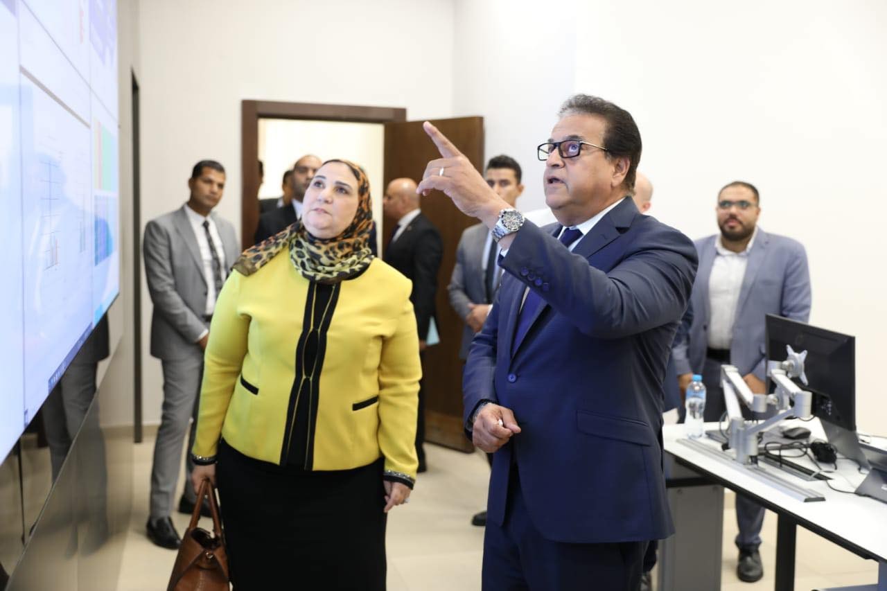 وزيرا الصحة والسكان والتضامن الاجتماعي يبحثان تيسير استخراج بطاقة الخدمات المتكاملة، والربط بين مبادرة فحص المقبلين على الزواج وبرنامج "مودة" للحفاظ على كيان الأسرة المصرية